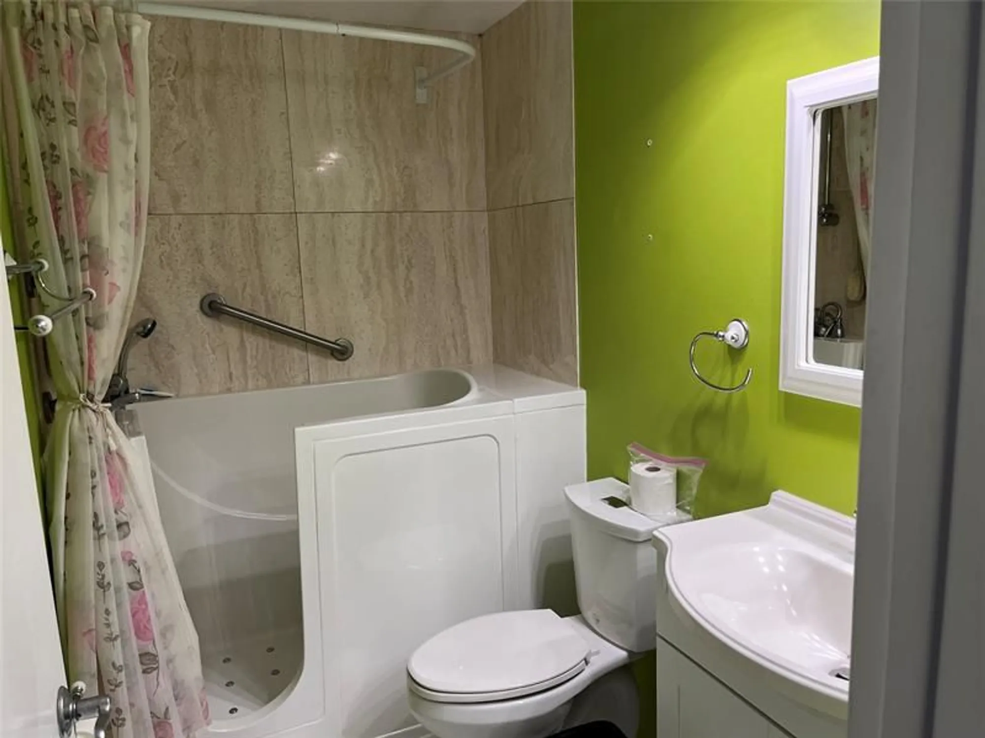 Property Slideshow image 12 of 22 | 3200 ne 36th st 714, Fort Lauderdale, FL, 33308