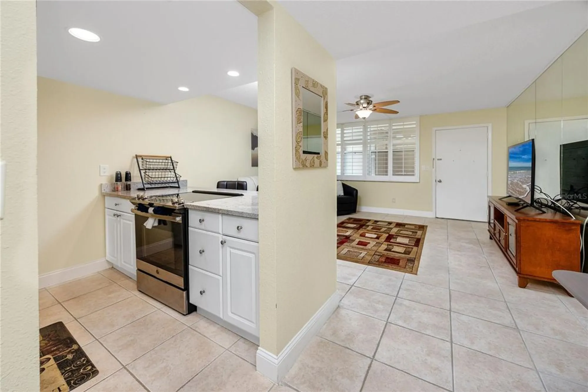 Property Slideshow image 15 of 59 | 7645 sun island dr 304, South Pasadena, FL, 33707