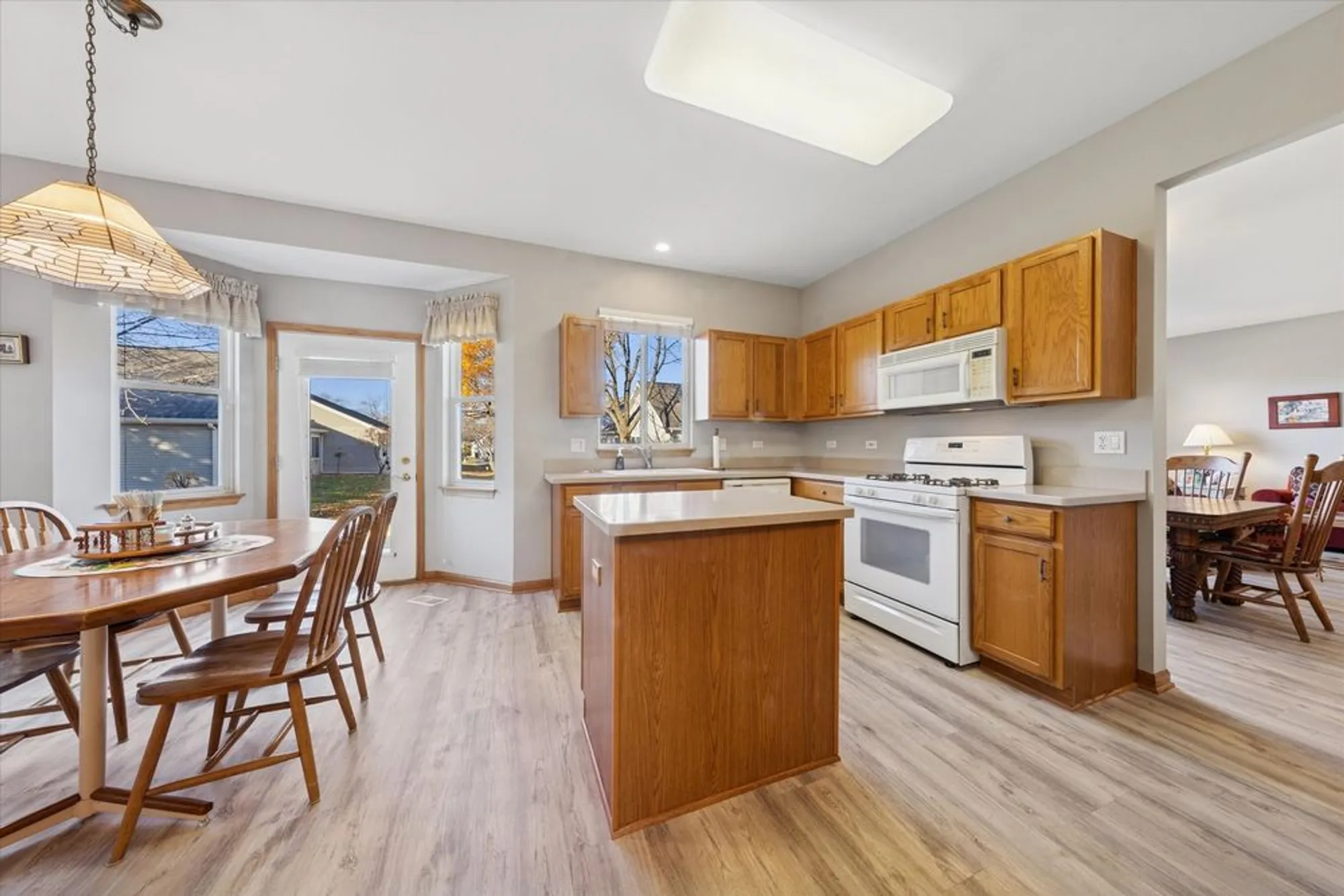 Property Slideshow image 6 of 14 | 13232 s bayberry ln, Plainfield, IL, 60544