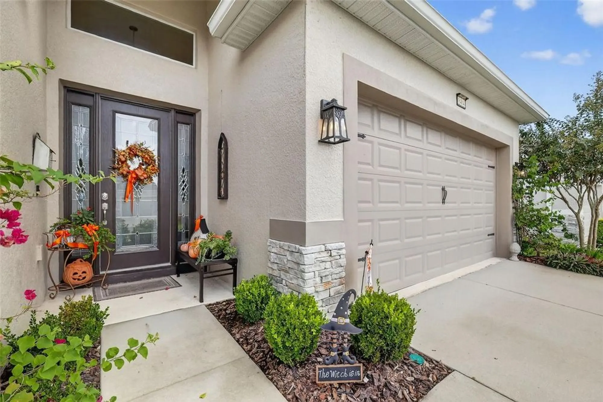 Property Slideshow image 7 of 73 | 8464 bridgeport bay cir, Mount Dora, FL, 32757