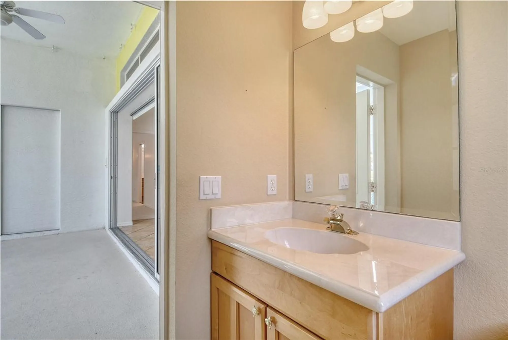 Property Slideshow image 36 of 52 | 340 bermuda ct 5, Venice, FL, 34293