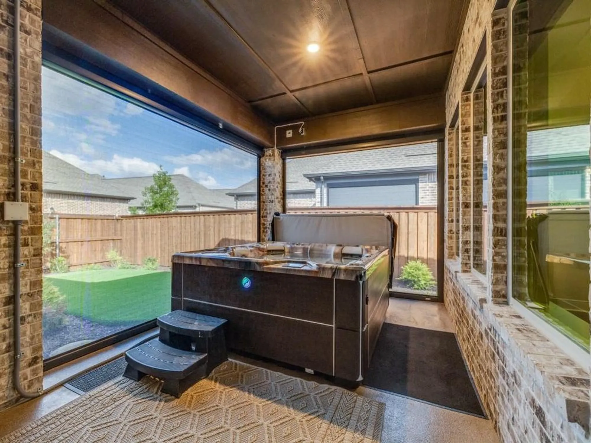 Property Slideshow image 21 of 25 | 4805 blackhawk green ct, Arlington, TX, 76005