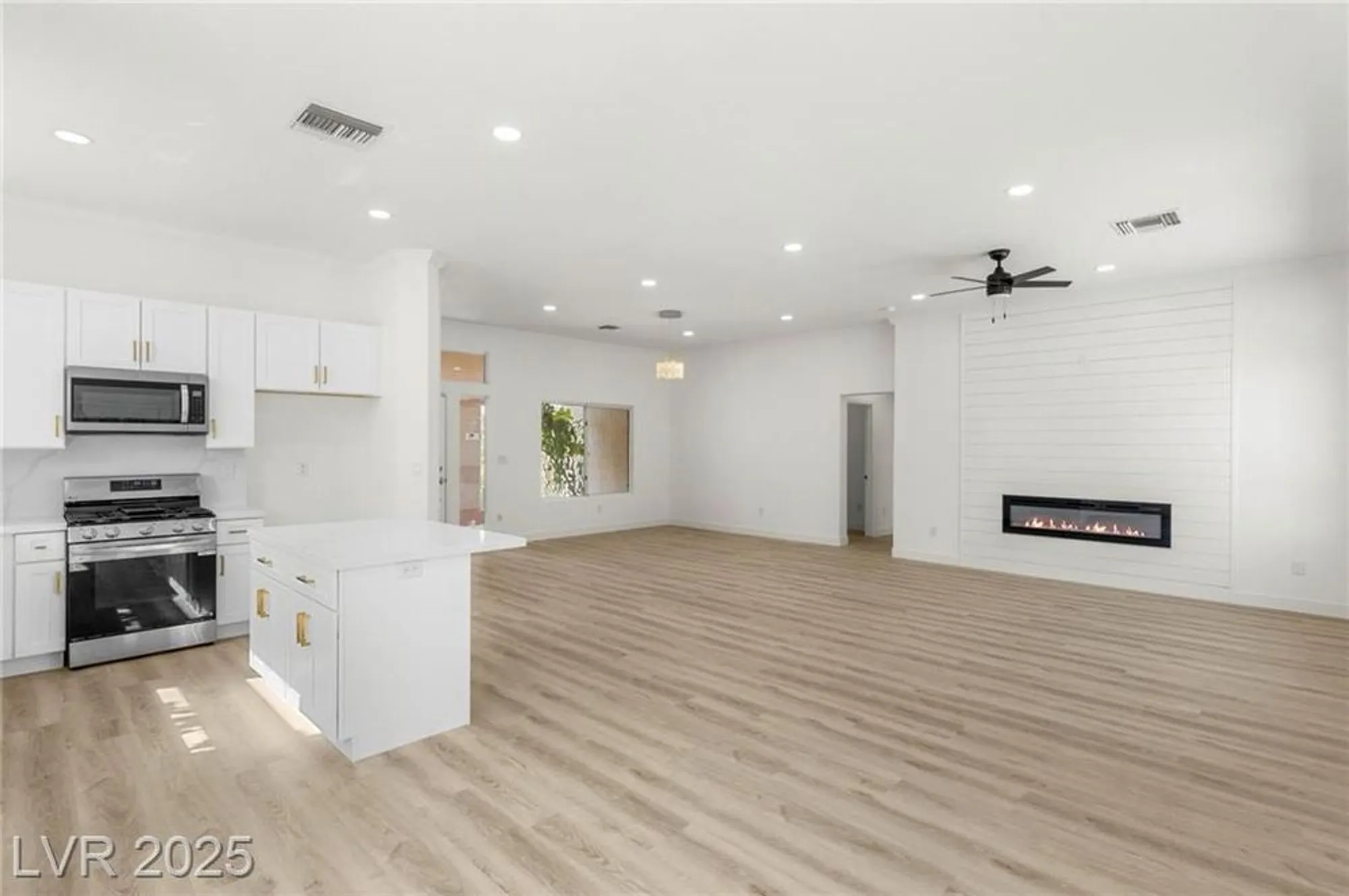 Property Slideshow image 16 of 34 | 10528 cogswell ave, Las Vegas, NV, 89134