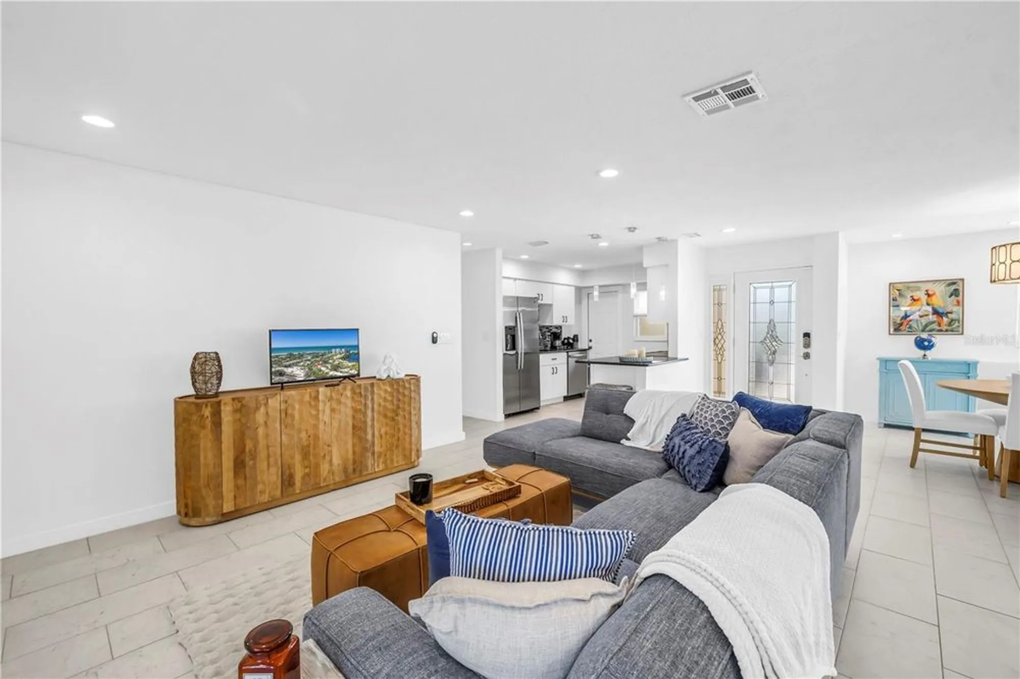 Property Slideshow image 18 of 60 | 111 whispering sands cir # v38, Sarasota, FL, 34242