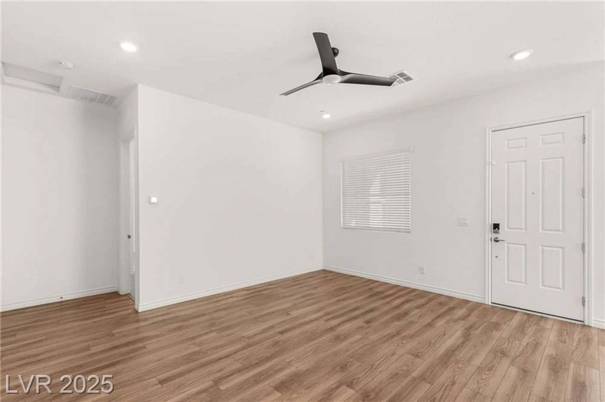 Property Slideshow image 16 of 51 | 209 bellini peak ave, Henderson, NV, 89011