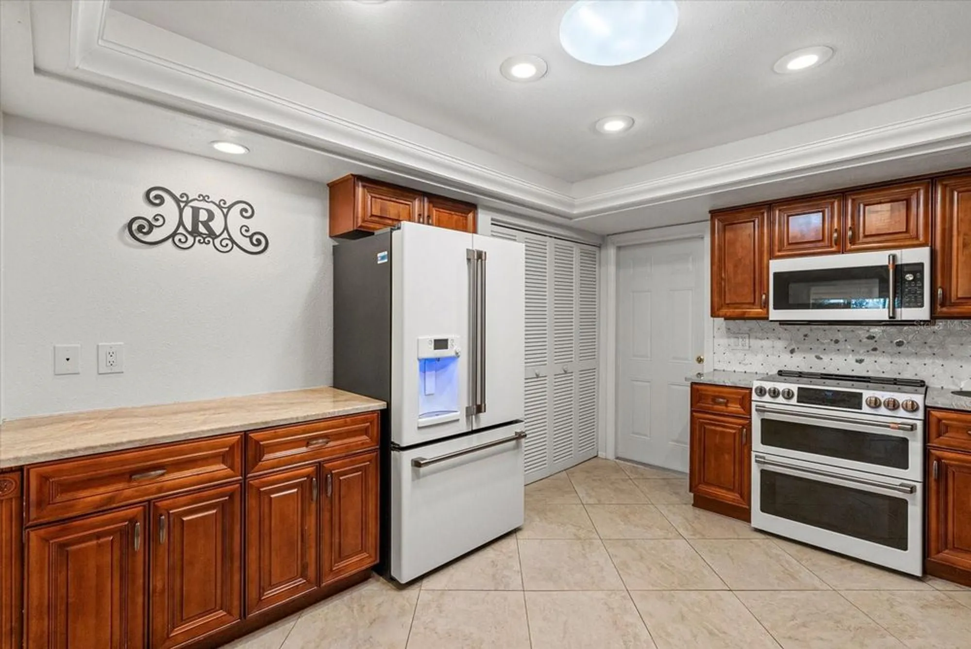 Property Slideshow image 13 of 29 | 6916 w country club dr n # 9b, Sarasota, FL, 34243