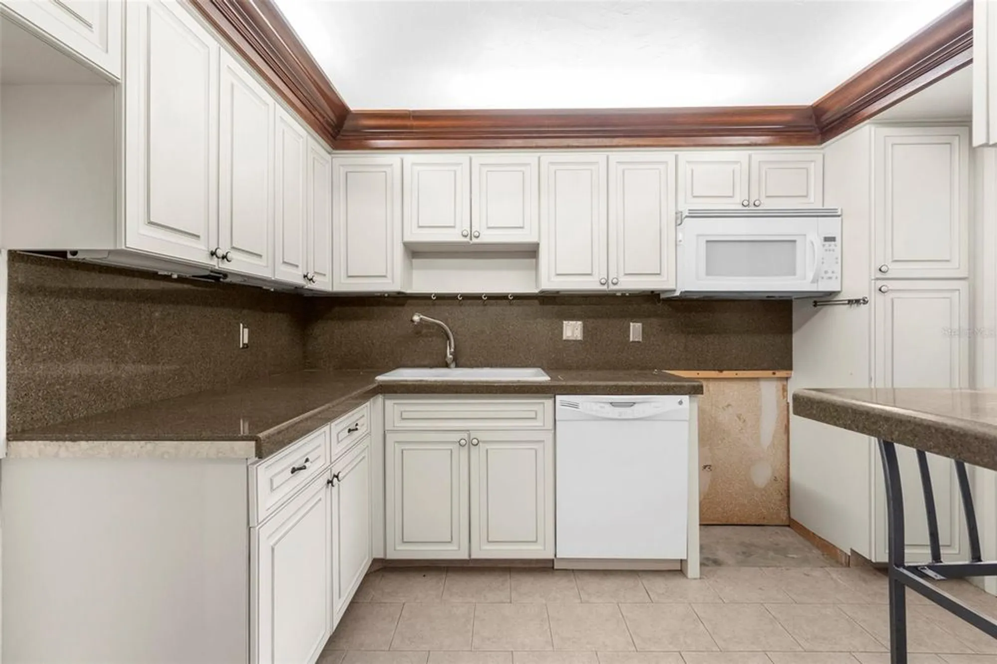 Property Slideshow image 11 of 23 | 7461 w country club dr 310, Sarasota, FL, 34243