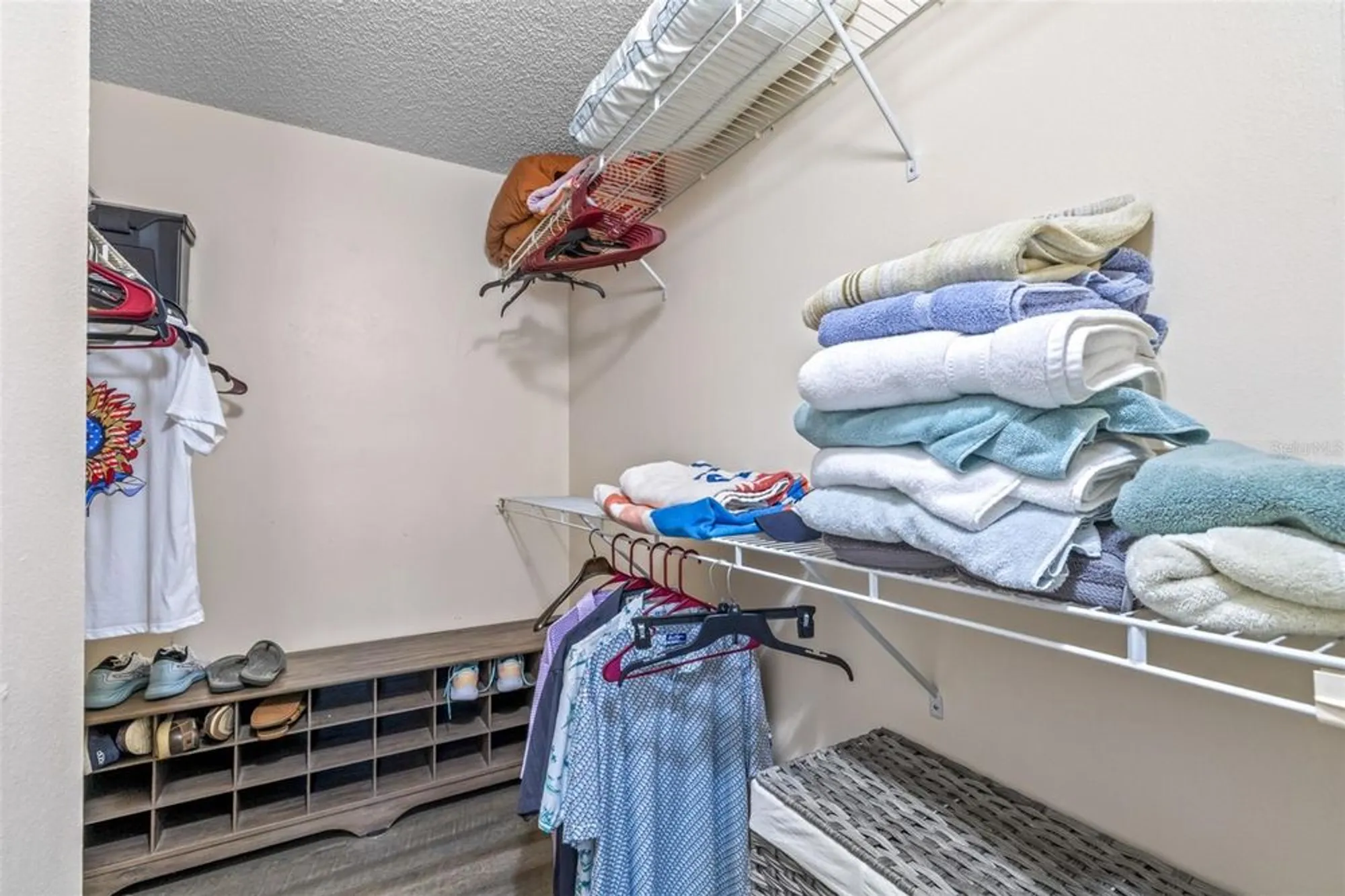 Property Slideshow image 19 of 34 | 1871 pine ridge way w apt h3, Palm Harbor, FL, 34684