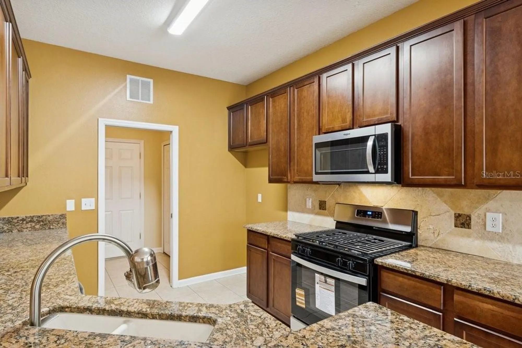 Property Slideshow image 15 of 44 | 902 heron point cir, Deland, FL, 32724