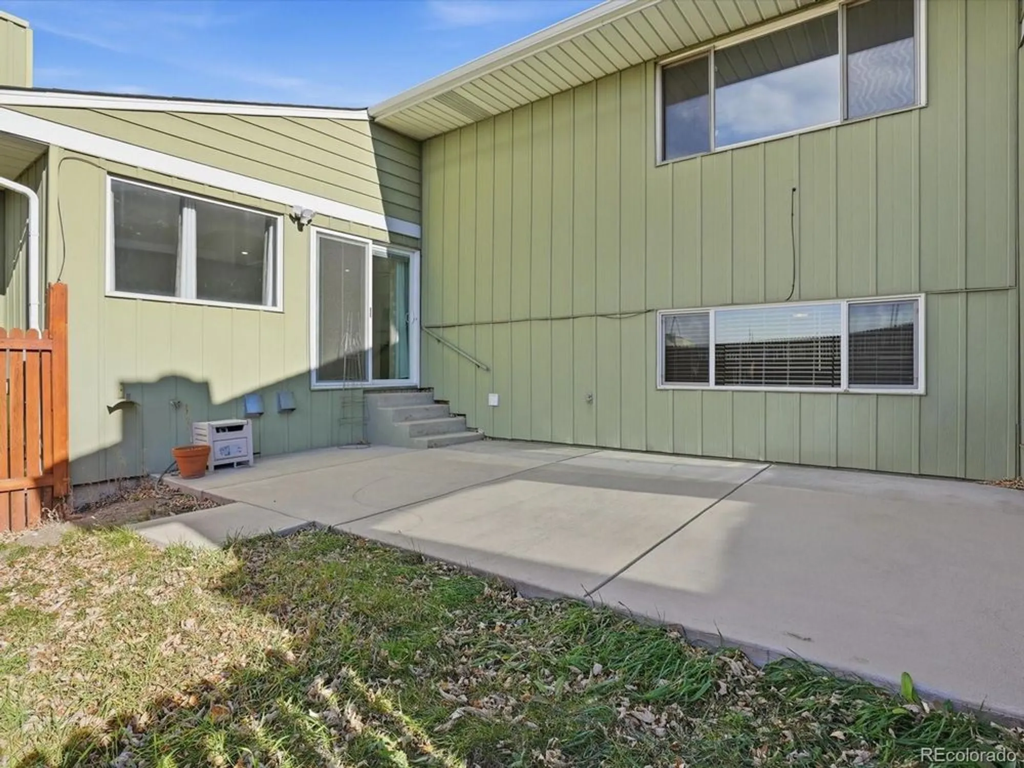 Property Slideshow image 29 of 38 | 7493 w cedar cir, Lakewood, CO, 80226