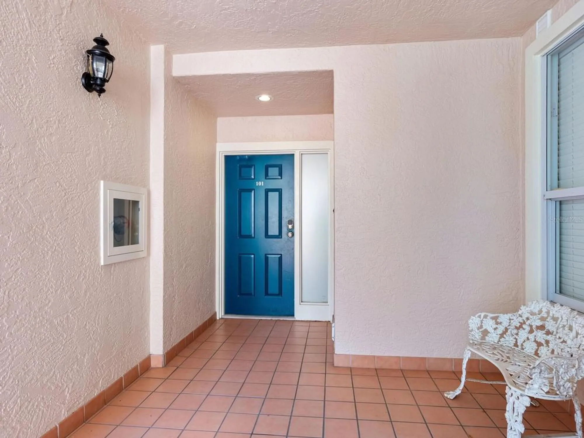 Property Slideshow image 6 of 61 | 5430 eagles point cir 101, Sarasota, FL, 34231