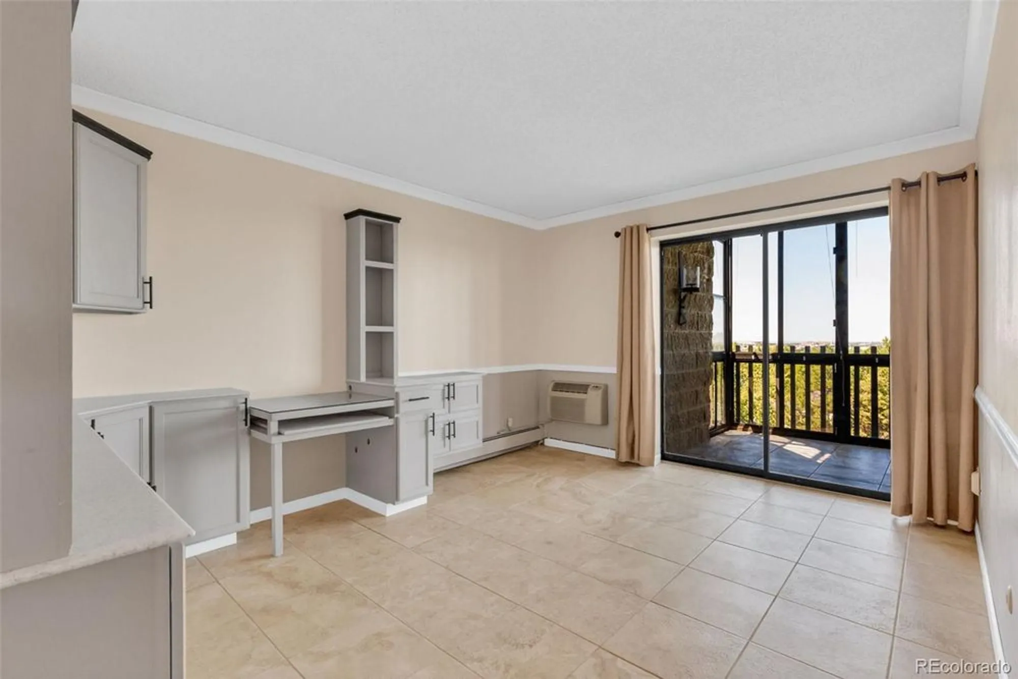 Property Slideshow image 32 of 50 | 14390 e marina dr apt 606, Aurora, CO, 80014