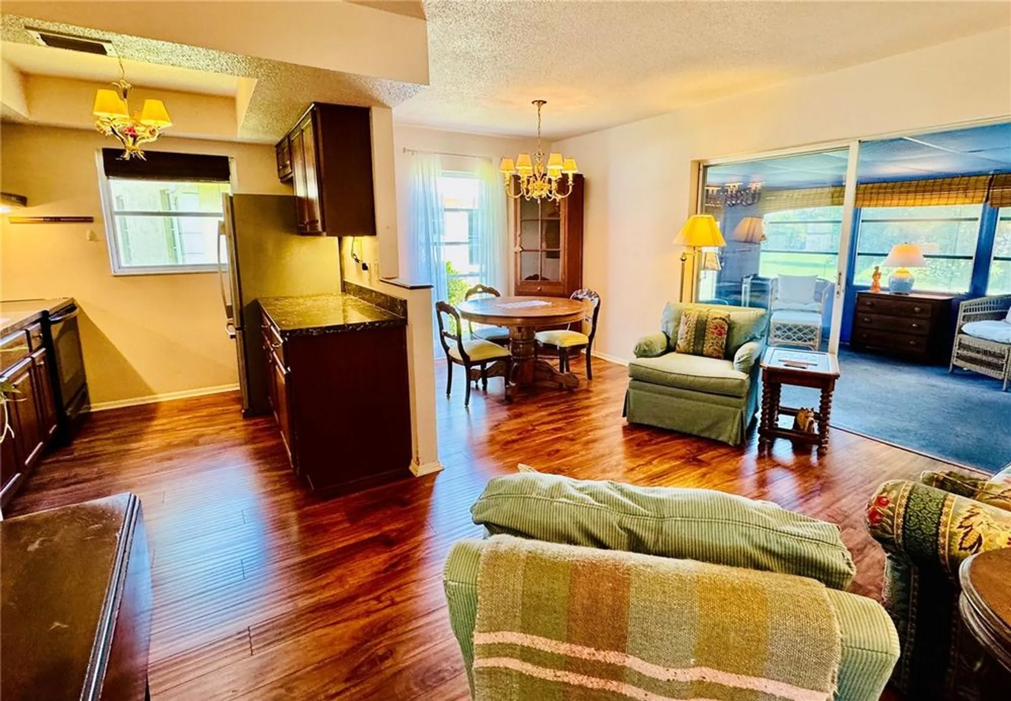 Property Slideshow image 13 of 20 | 857 cambridge ct, Dunedin, FL, 34698