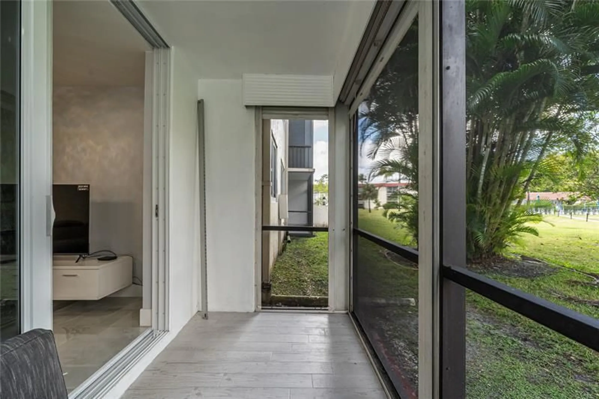 Property Slideshow image 21 of 63 | 9523 s hollybrook lake dr 102, Pembroke Pines, FL, 33025