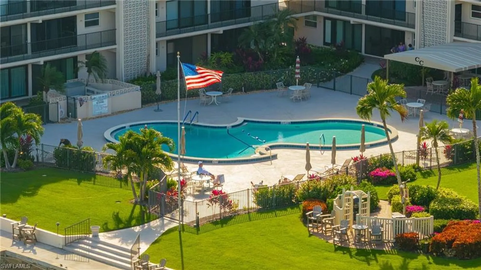 Property Slideshow image 37 of 49 | 3200 gulf shore blvd 401, Naples, FL, 34103