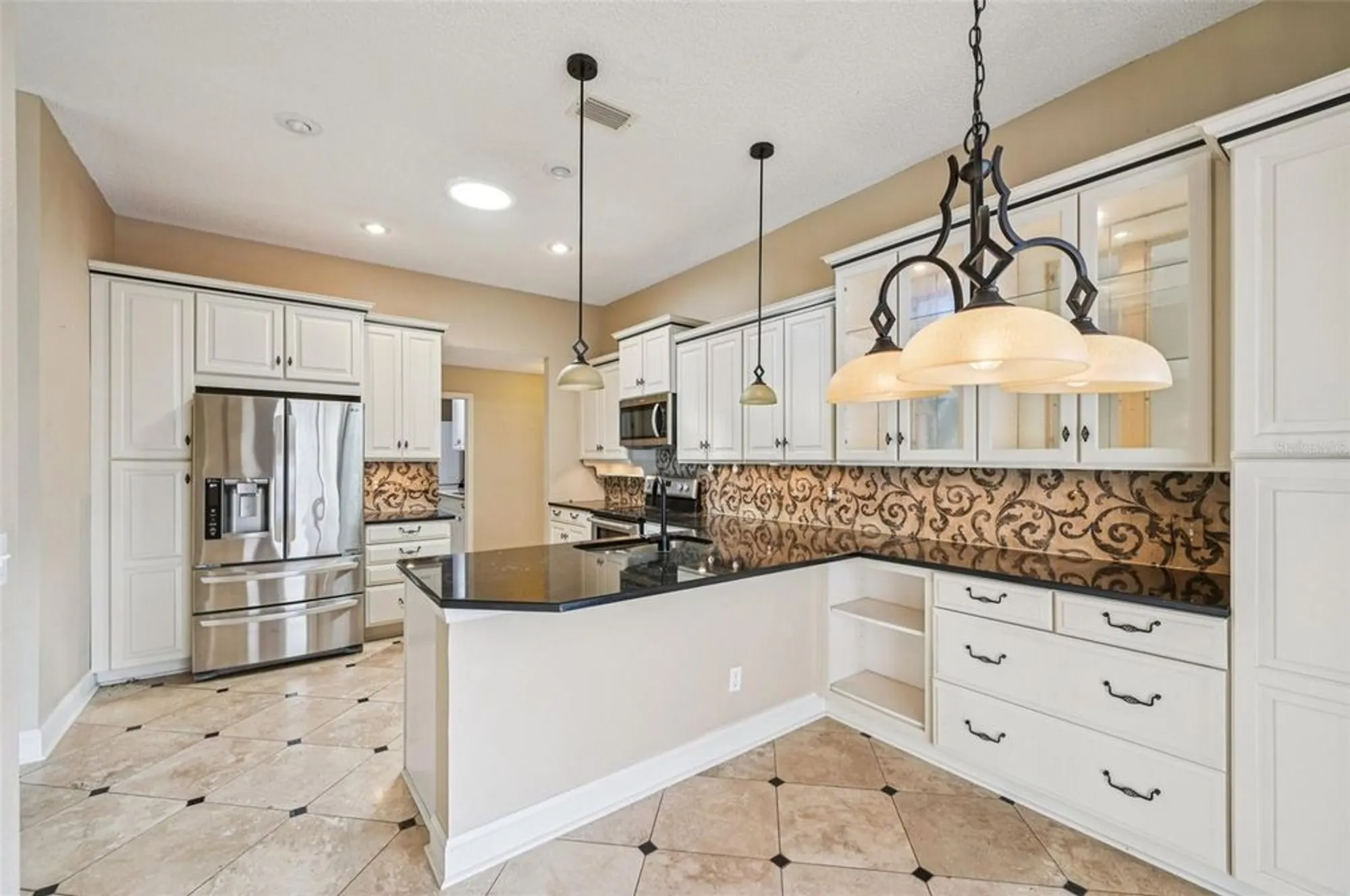 Property Slideshow image 14 of 70 | 675 masterpiece dr, Sun City Center, FL, 33573