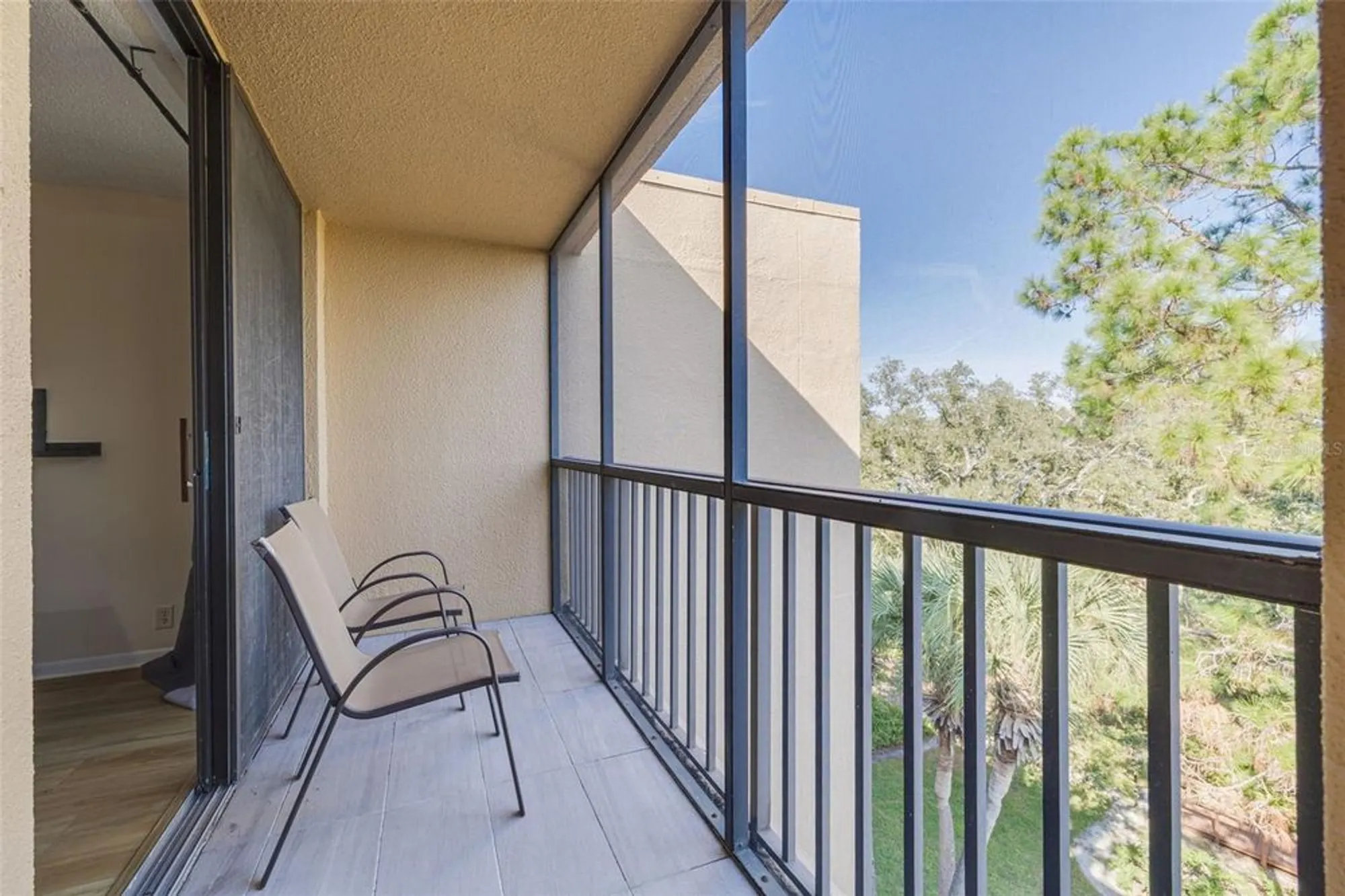 Property Slideshow image 9 of 29 | 3062 eastland blvd 406, Clearwater, FL, 33761