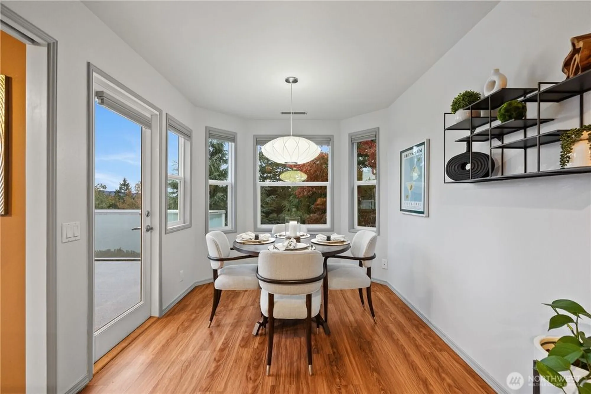 Property Slideshow image 7 of 27 | 22551 se 42nd ct # 2213, Issaquah, WA, 98029