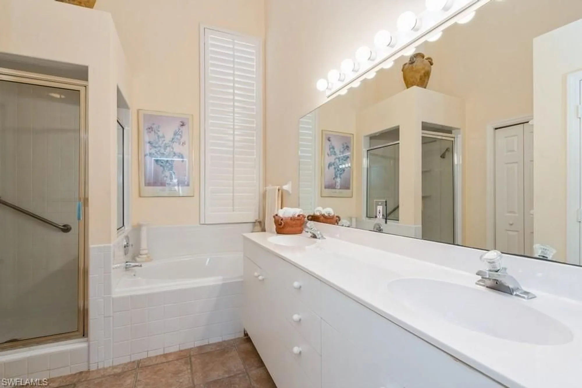 Property Slideshow image 17 of 35 | 25276 pelican creek cir 202, Bonita Springs, FL, 34134