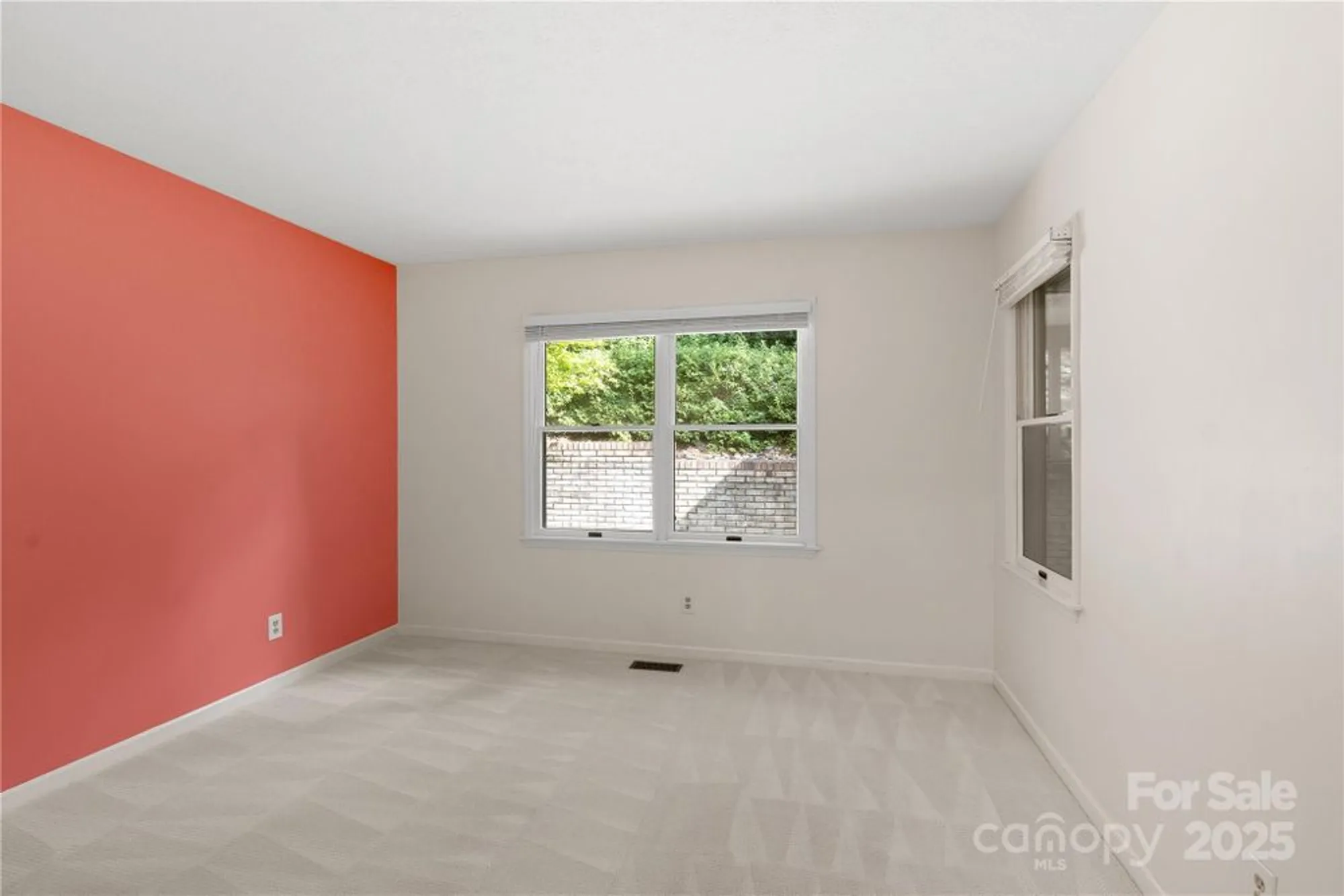 Property Slideshow image 15 of 32 | 131 jenny lind dr, Hendersonville, NC, 28791