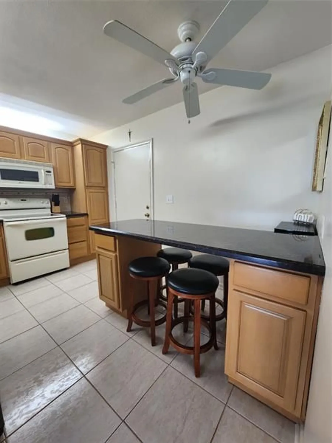 Property Slideshow image 10 of 25 | 4851 nw 21st st 412, Lauderhill, FL, 33313
