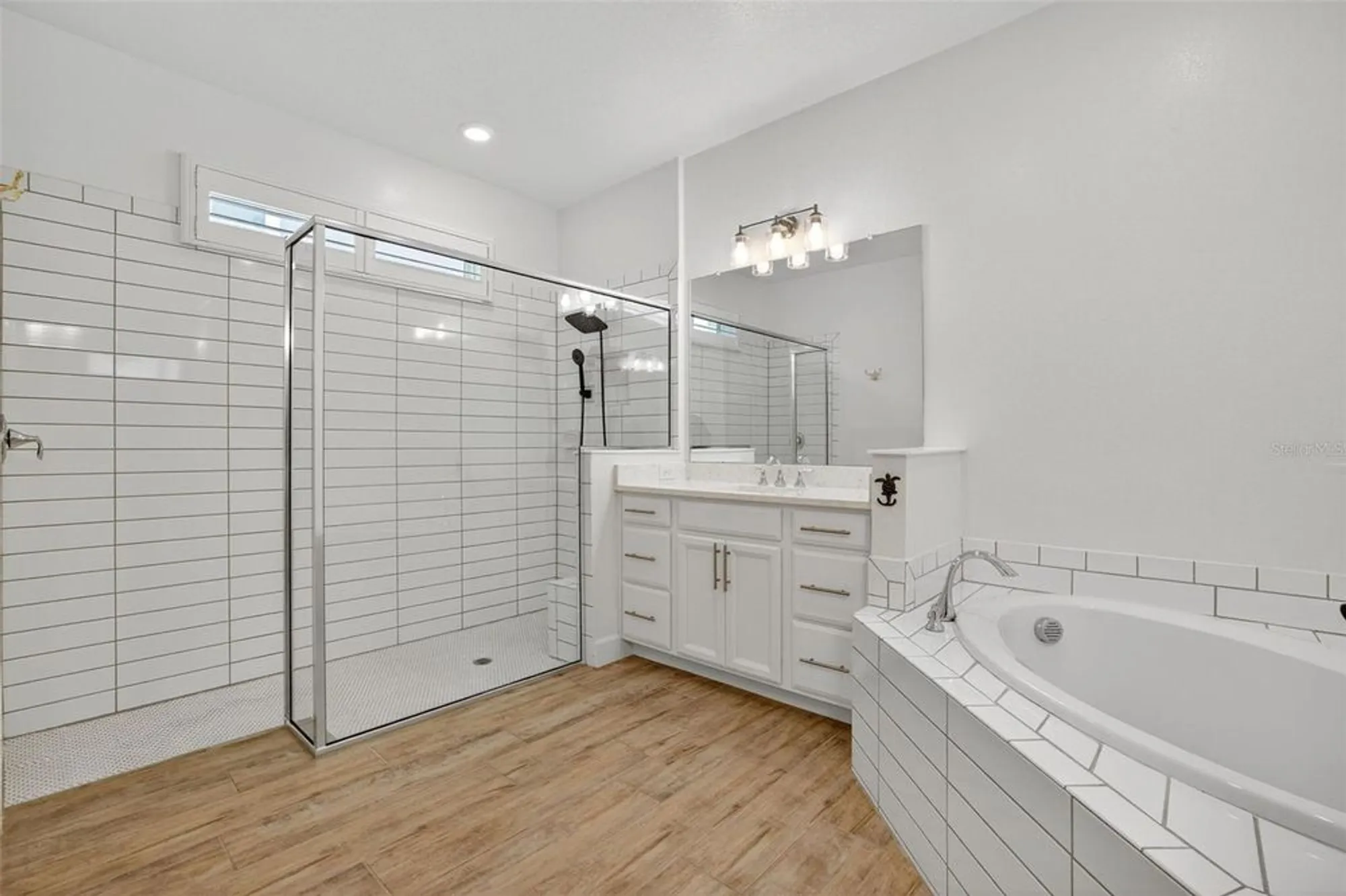 Property Slideshow image 29 of 62 | 830 manns harbor dr, Apollo Beach, FL, 33572