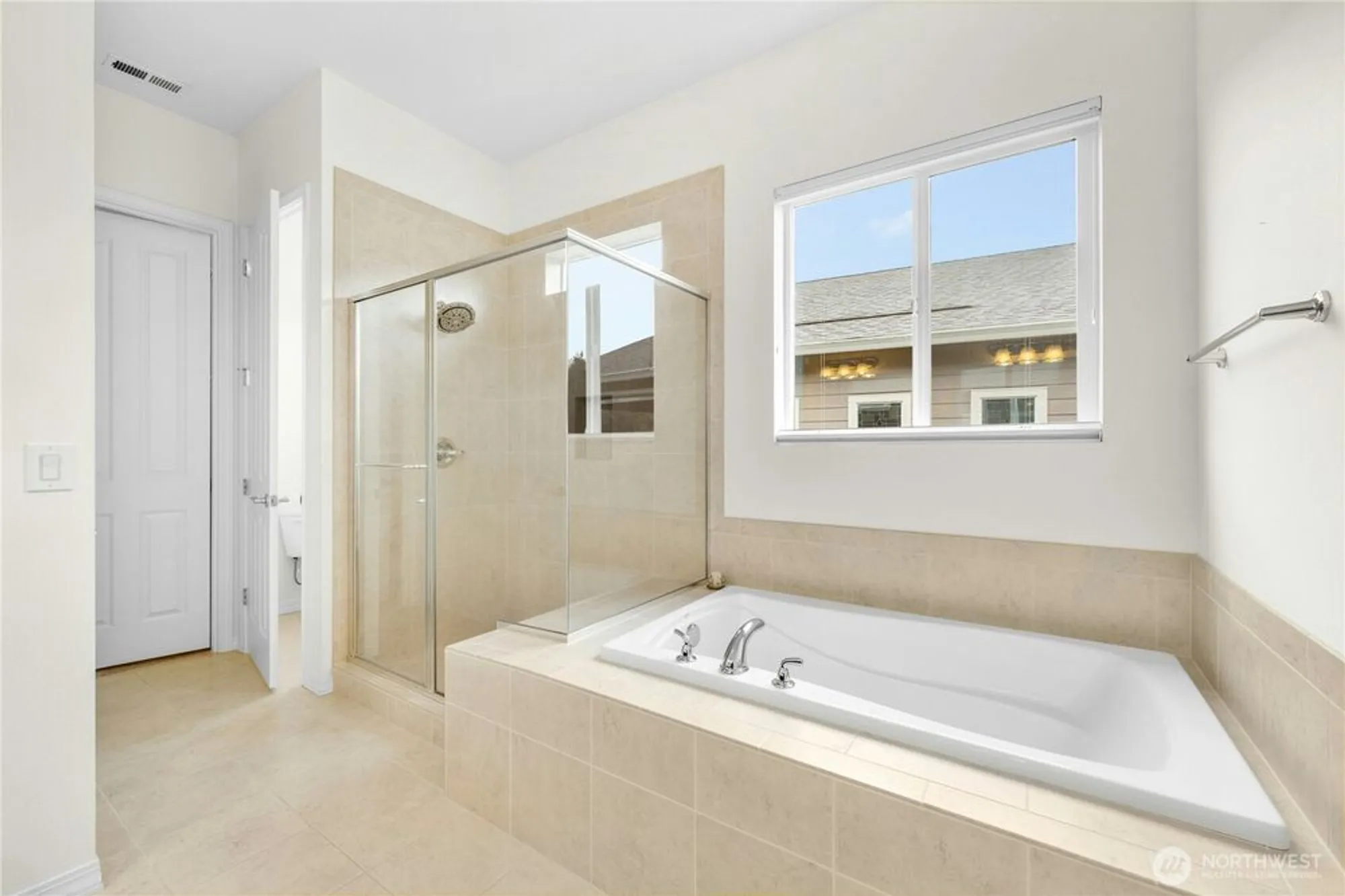 Property Slideshow image 21 of 38 | 5206 waldron dr, Lacey, WA, 98516