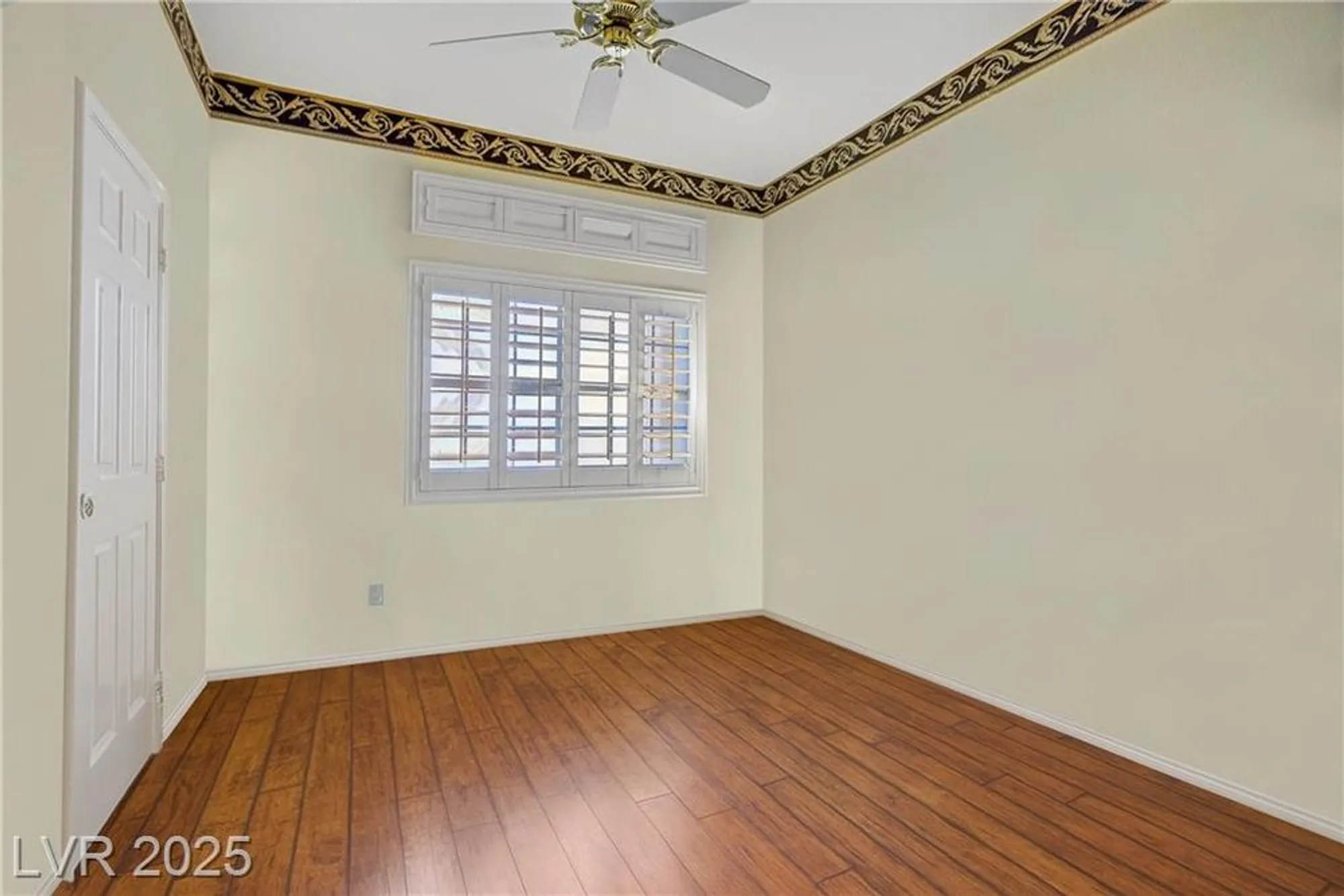 Property Slideshow image 19 of 29 | 5420 cove point dr, Las Vegas, NV, 89130