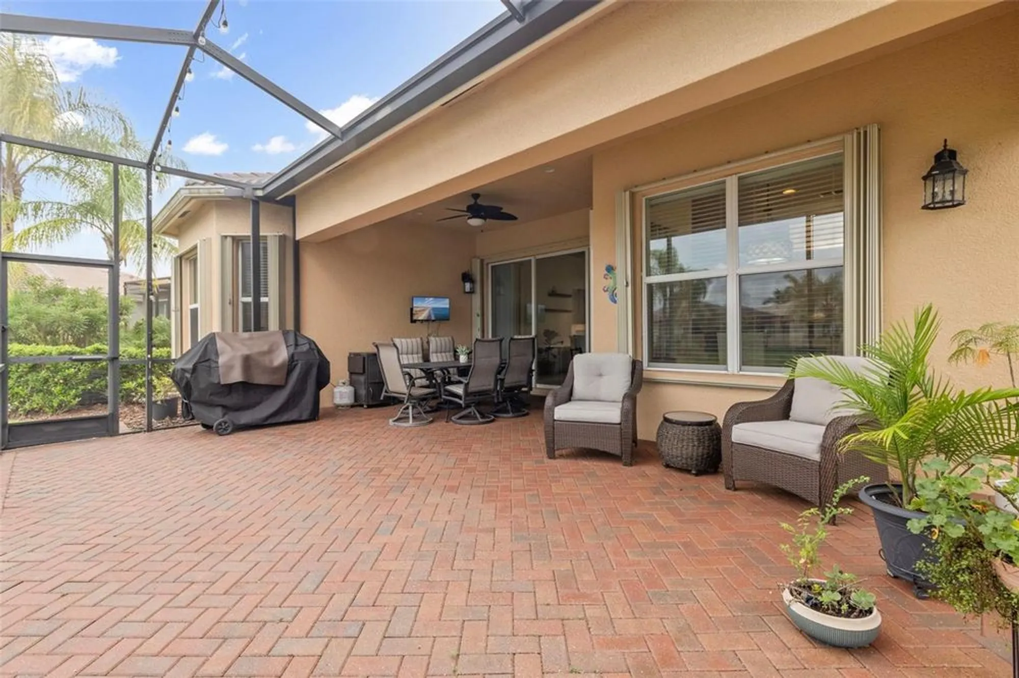 Property Slideshow image 41 of 49 | 16133 coquina bay ln, Wimauma, FL, 33598