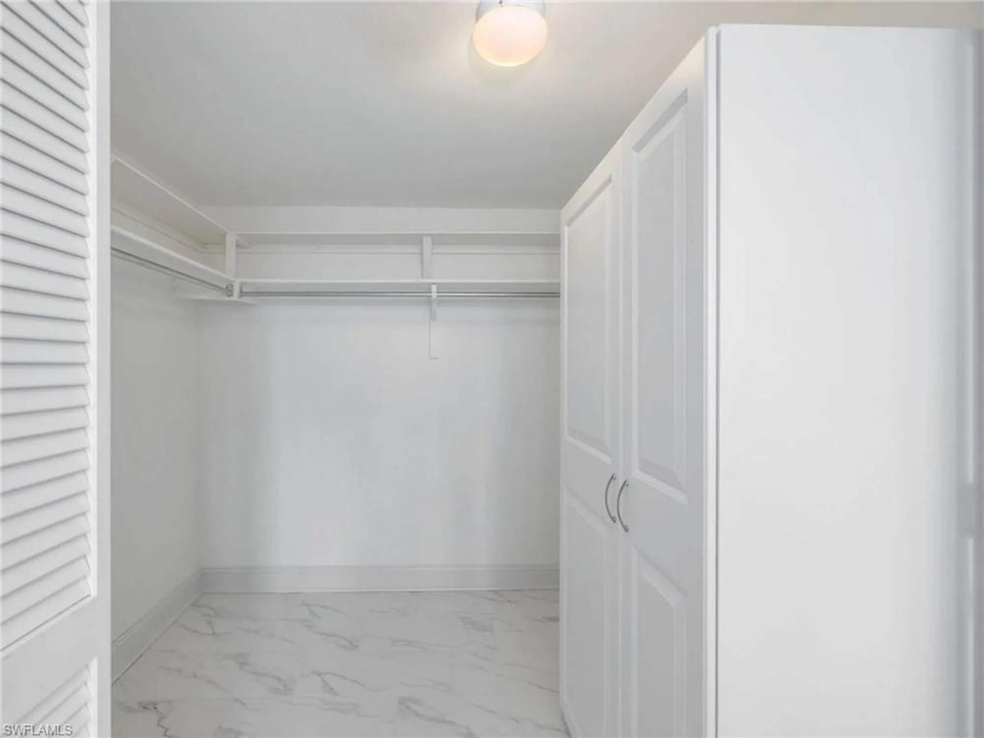 Property Slideshow image 23 of 33 | 4260 se 20th pl apt 402, Cape Coral, FL, 33904