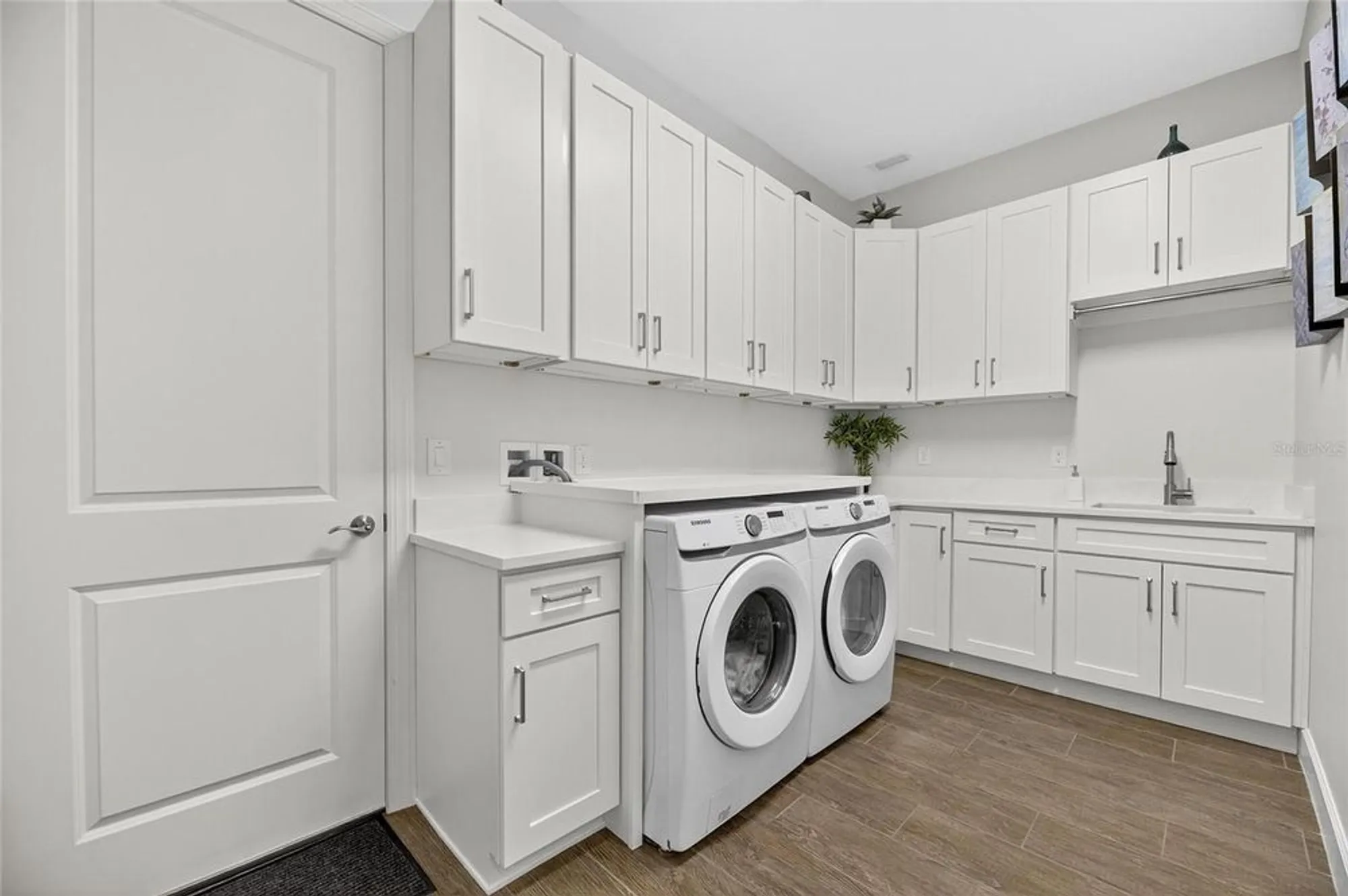 Property Slideshow image 23 of 99 | 11121 egeria dr, Odessa, FL, 33556