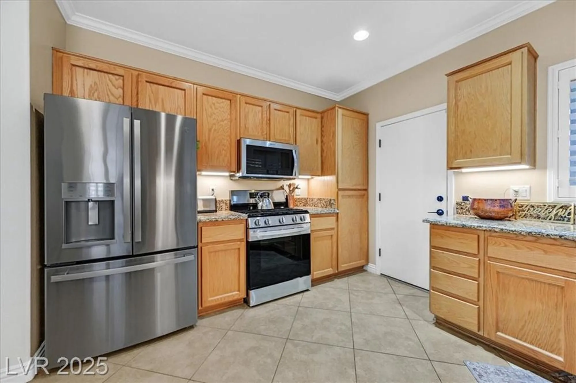 Property Slideshow image 8 of 36 | 1388 couperin dr, Henderson, NV, 89052