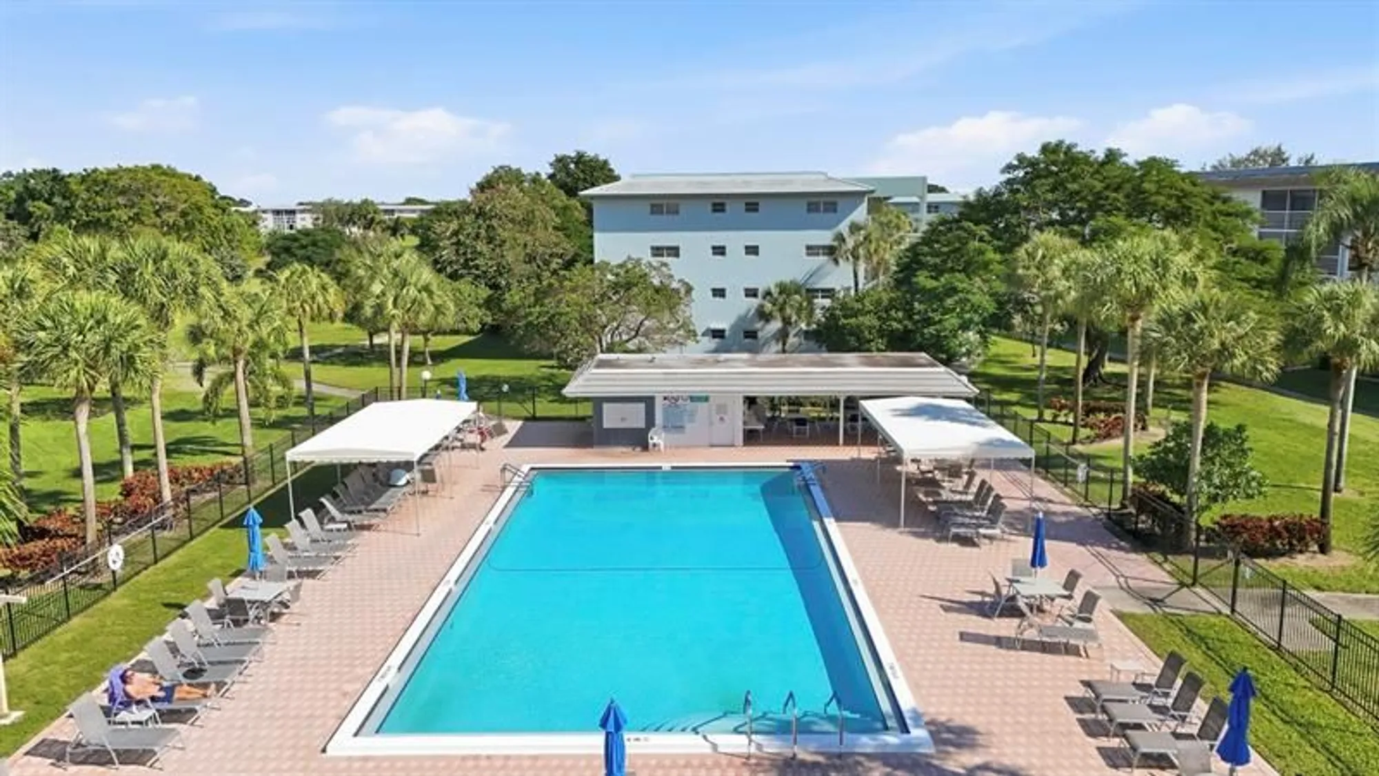 Property Slideshow image 22 of 25 | 2901 victoria cir apt b2, Coconut Creek, FL, 33066