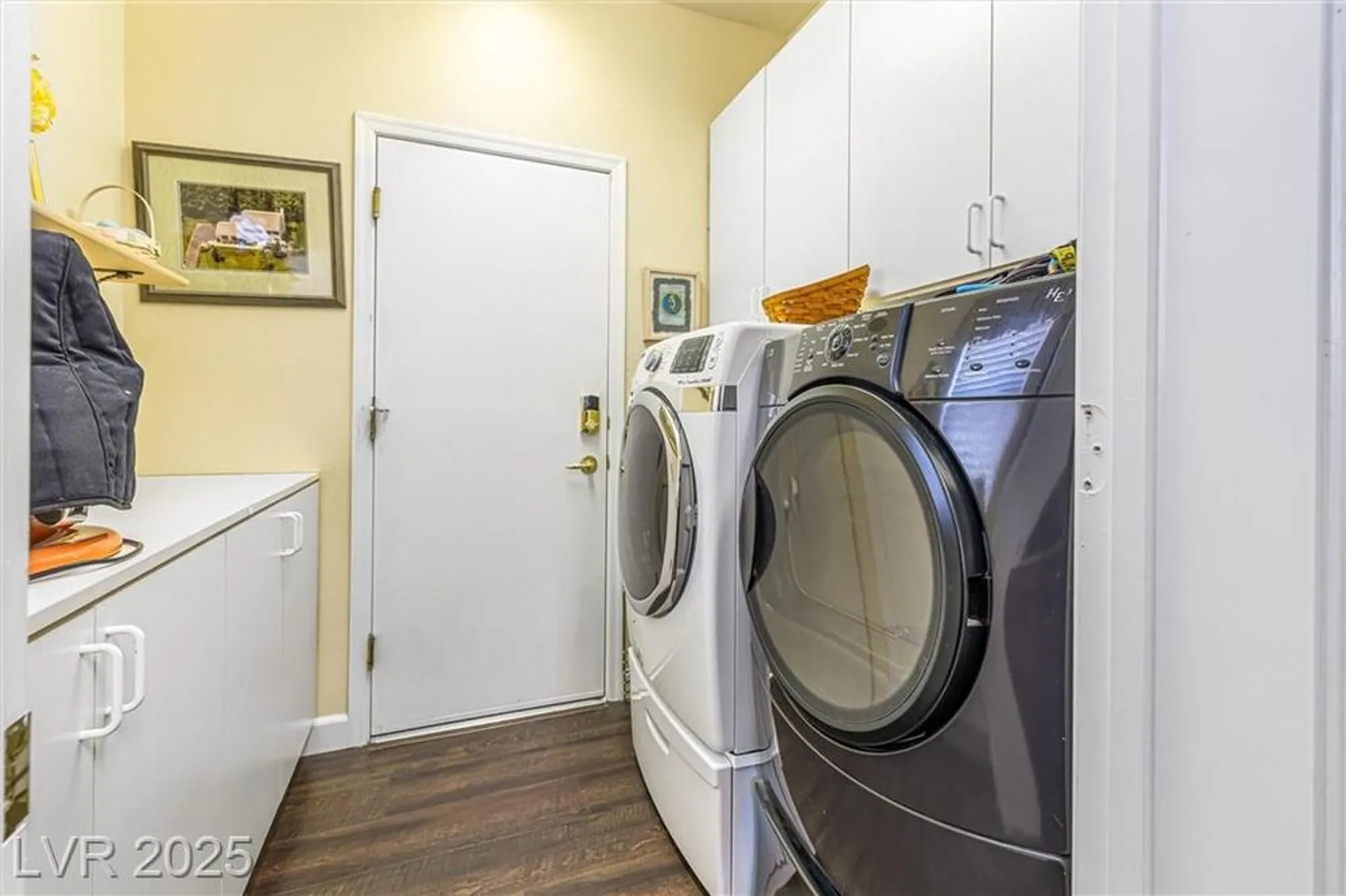 Property Slideshow image 23 of 55 | 1901 capestone st, Las Vegas, NV, 89134