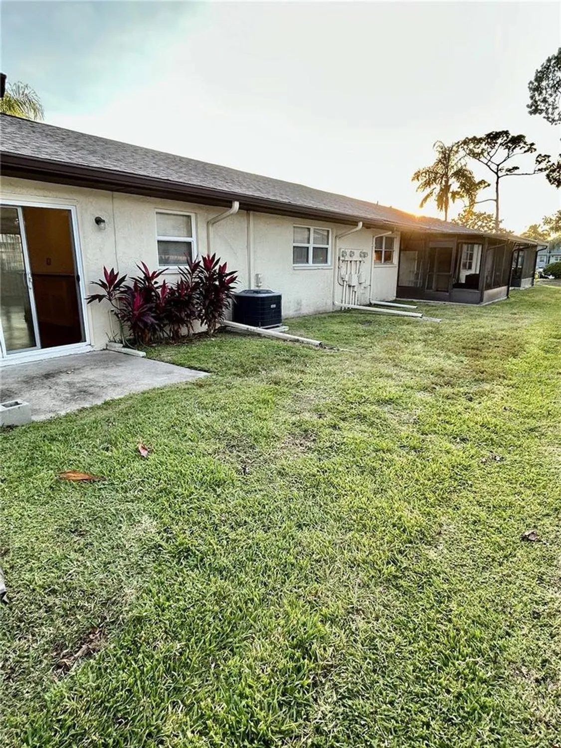 Property Slideshow image 17 of 19 | 1421 heather ridge blvd # 1421, Dunedin, FL, 34698