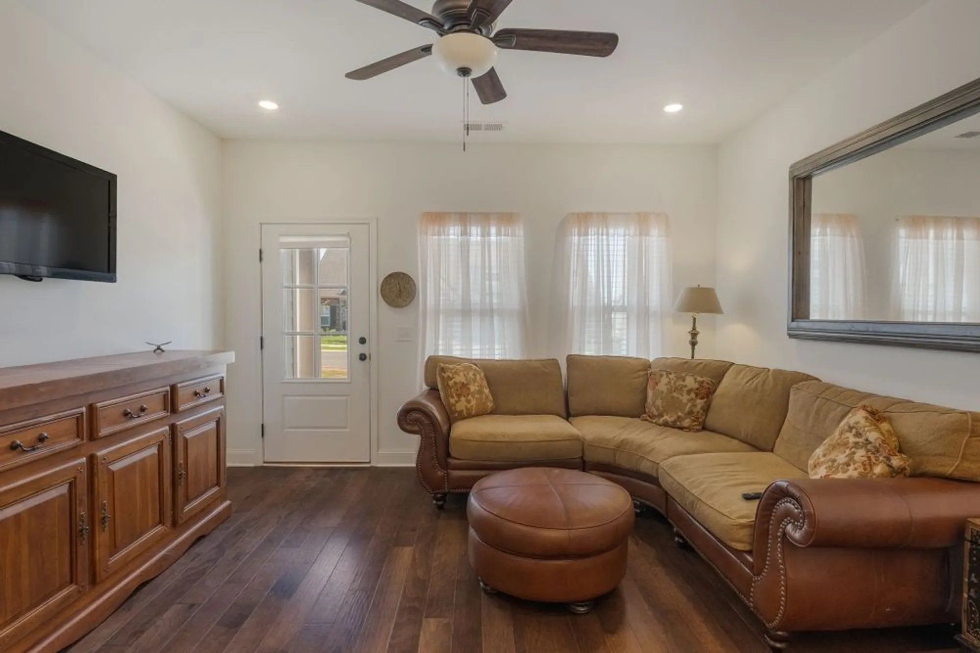 Property Slideshow image 4 of 39 | 1570 cedarbrooke ln, Lebanon, TN, 37090