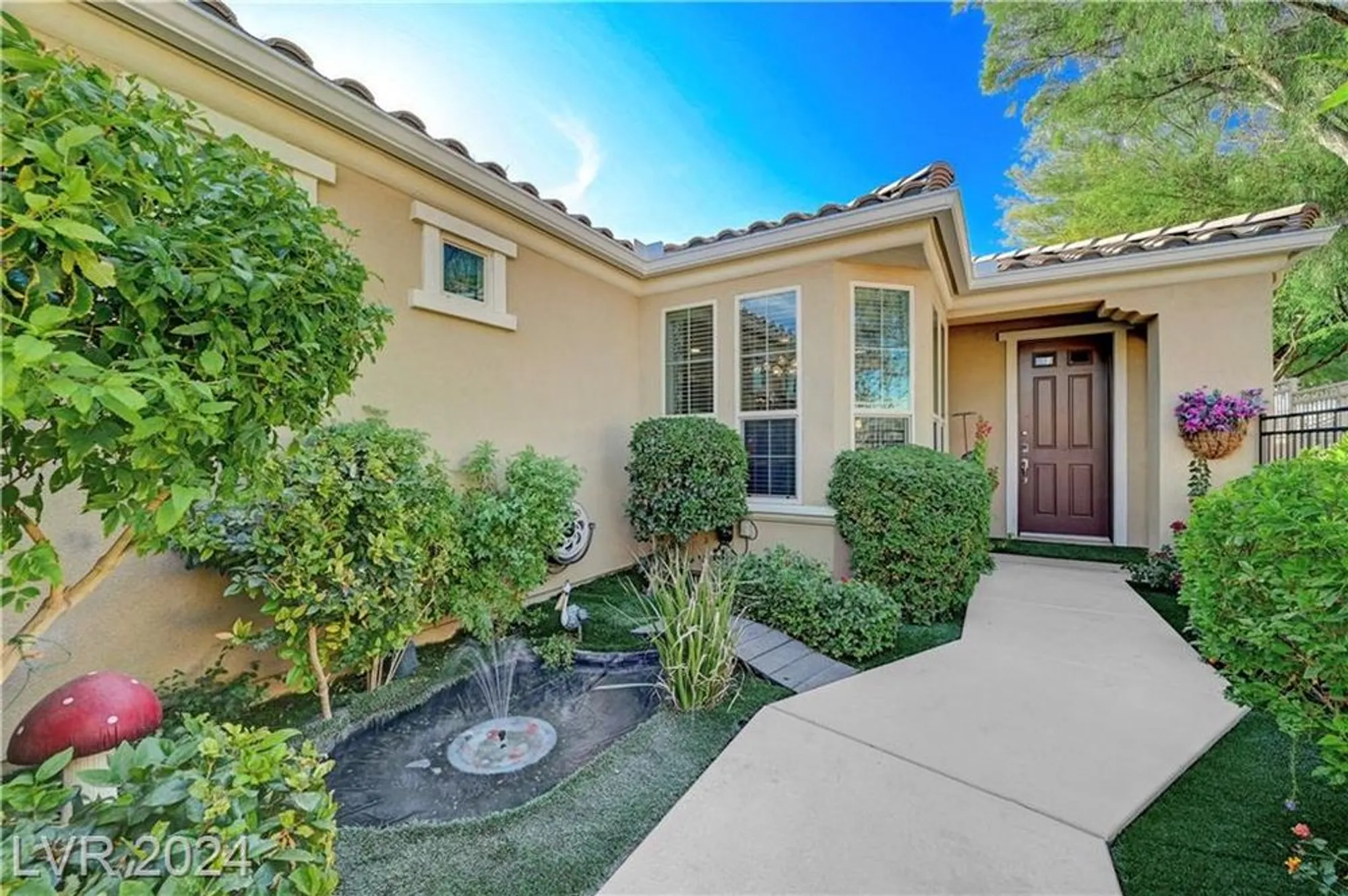 Property Slideshow image 5 of 86 | 5721 keystone crest st, North Las Vegas, NV, 89081