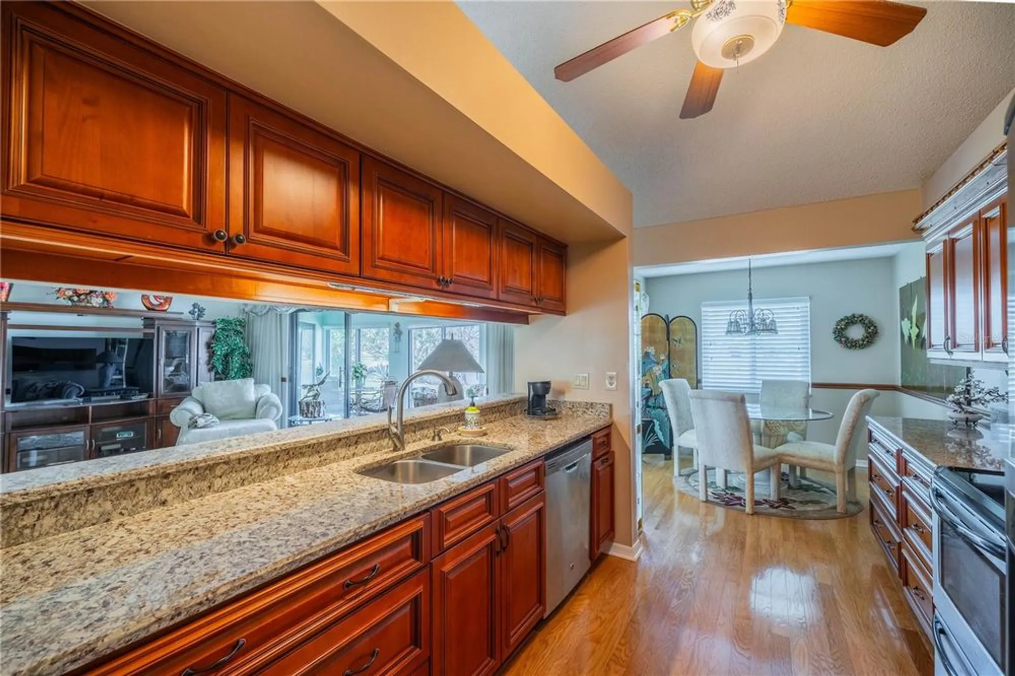 Property Slideshow image 15 of 37 | 1723 wolf laurel dr, Sun City Center, FL, 33573