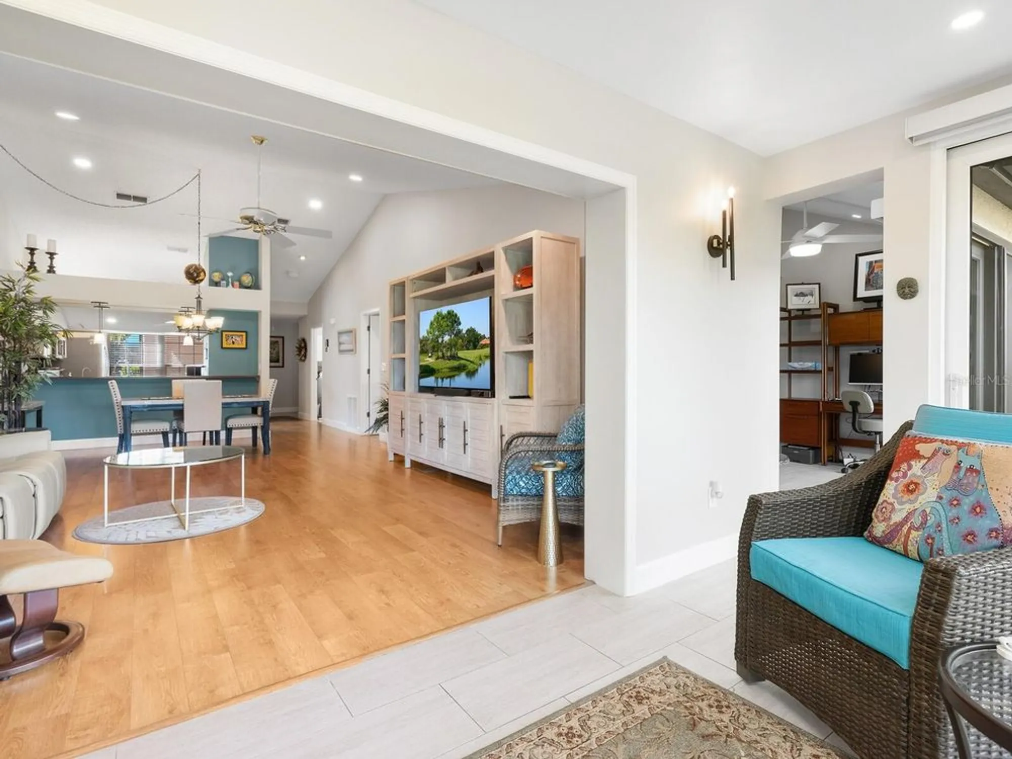 Property Slideshow image 12 of 73 | 6103 clubside dr # 6103, Sarasota, FL, 34243