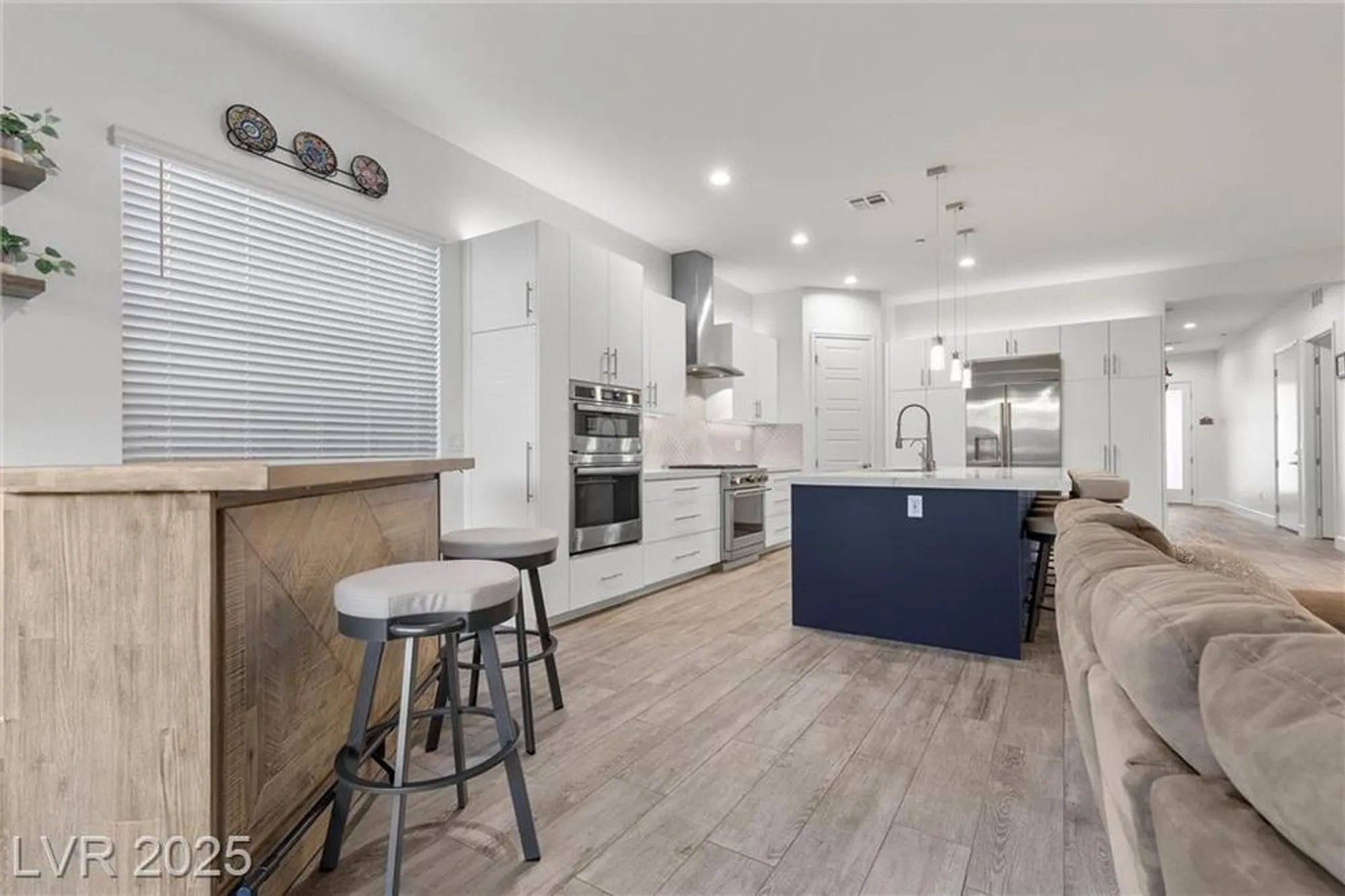 Property Slideshow image 19 of 55 | 12476 heritage bend dr, Las Vegas, NV, 89138