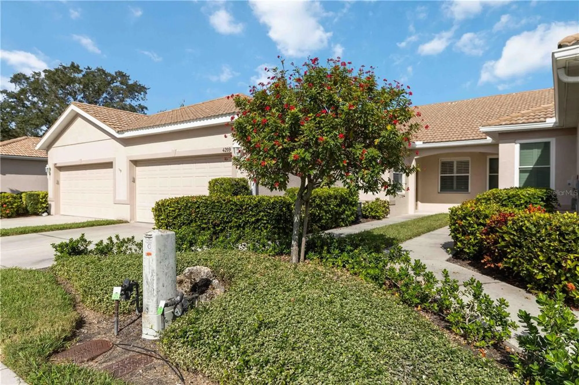 Property Slideshow image 1 of 39 | 4209 cascade falls dr, Sarasota, FL, 34243