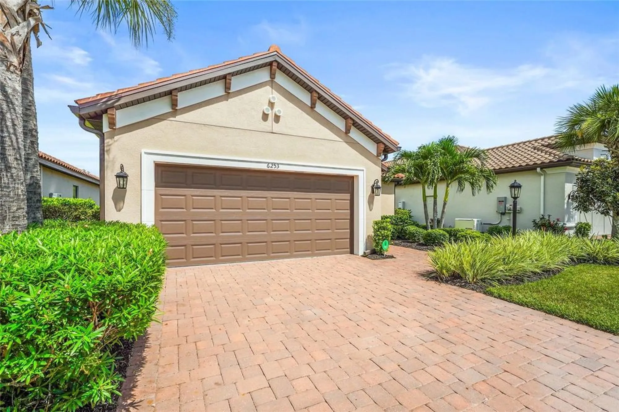 Property Slideshow image 50 of 84 | 6253 mesa gln, Bradenton, FL, 34203