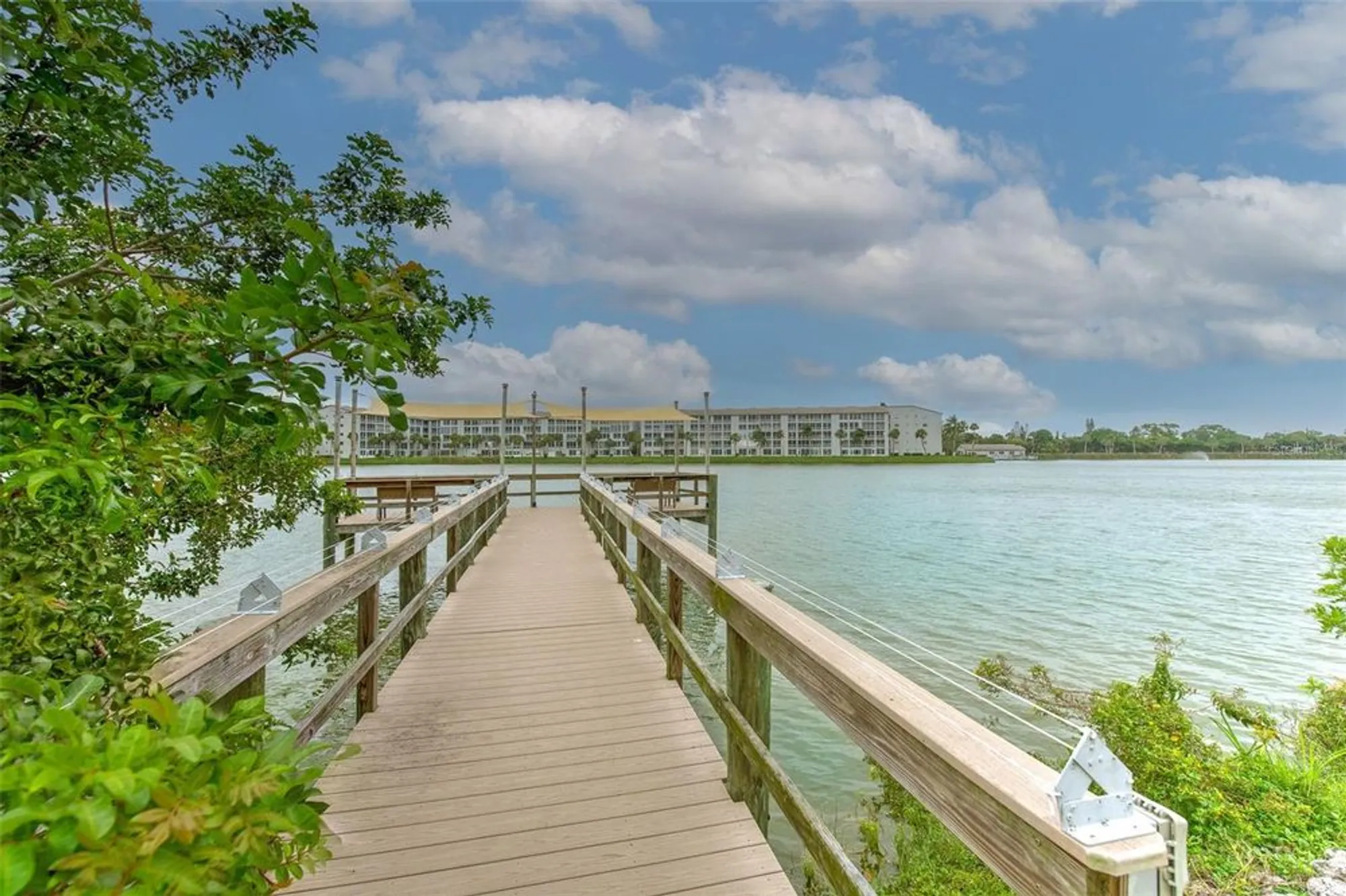 Property Slideshow image 8 of 35 | 3753 lake bayshore dr h305, Bradenton, FL, 34205