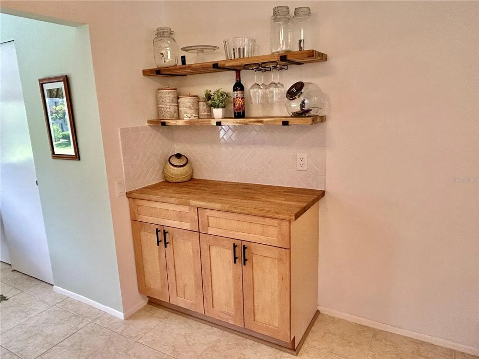 Property Slideshow image 11 of 51 | 2461 rhodesian dr apt 45, Clearwater, FL, 33763
