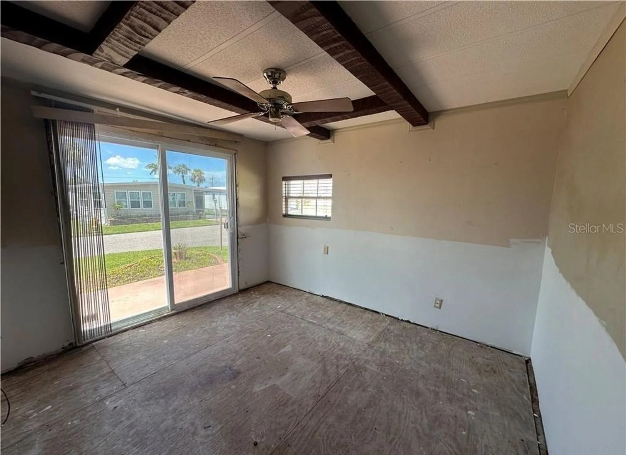Property Slideshow image 15 of 39 | 14700 patrick henry rd, North Fort Myers, FL, 33917