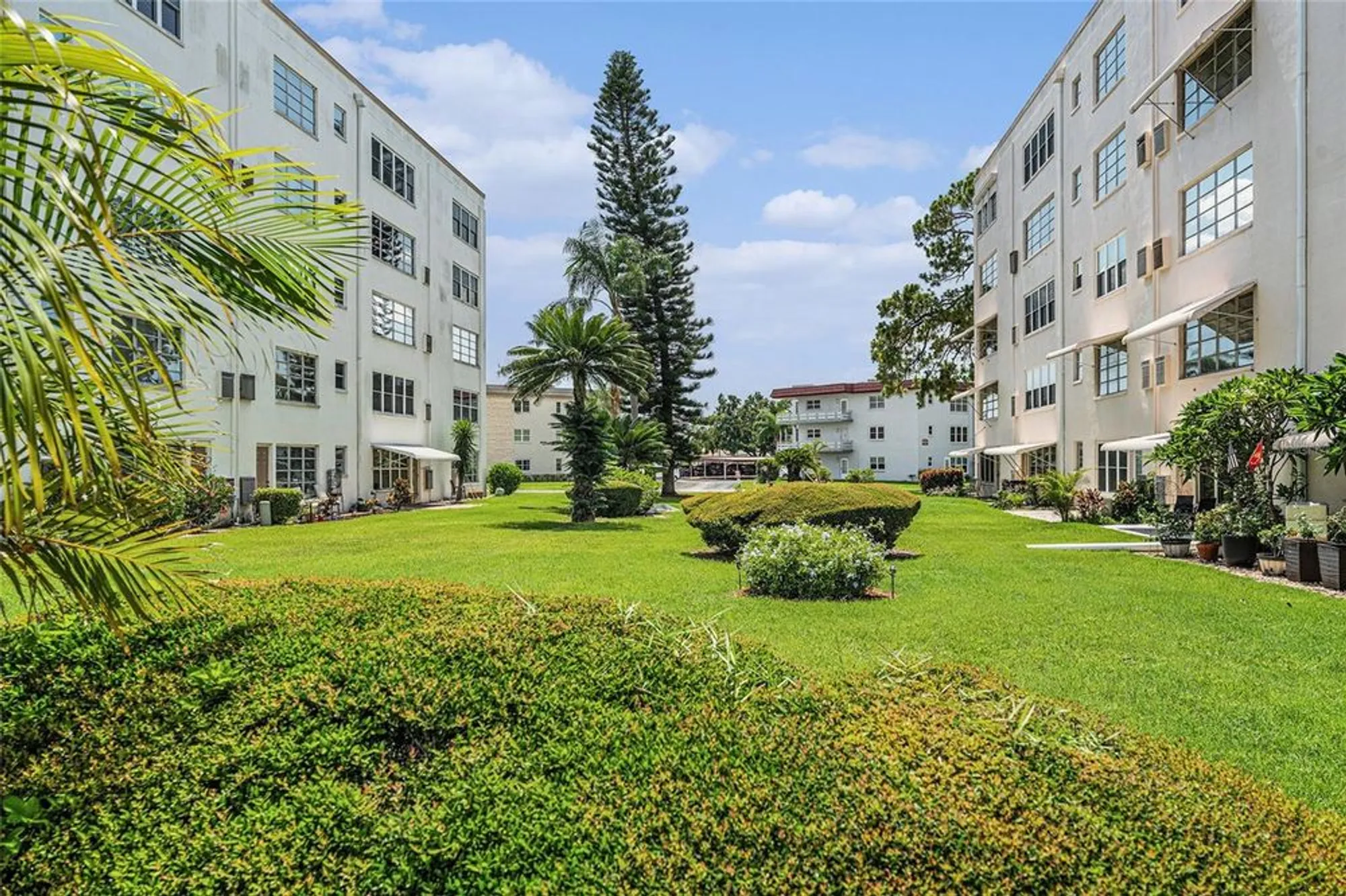 Property Slideshow image 13 of 17 | 5623 80th st n unit 415, St Petersburg, FL, 33709