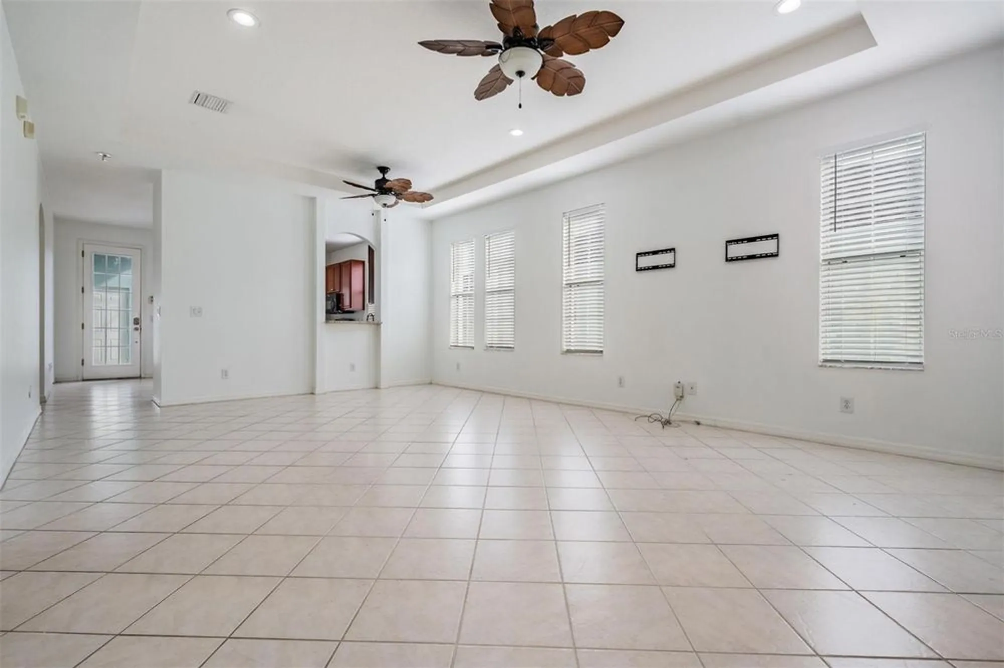 Property Slideshow image 7 of 43 | 218 summerside ct, Apollo Beach, FL, 33572