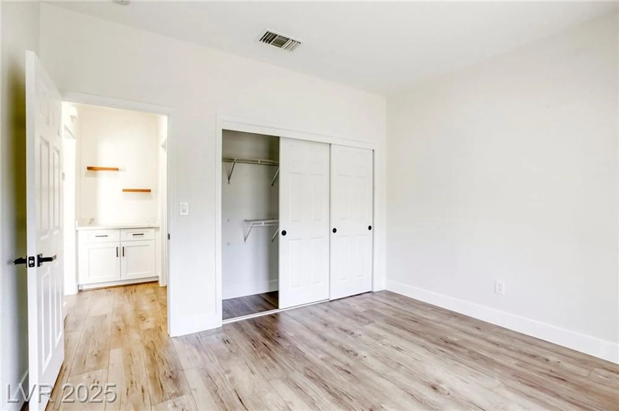 Property Slideshow image 30 of 46 | 9800 villa ridge dr, Las Vegas, NV, 89134