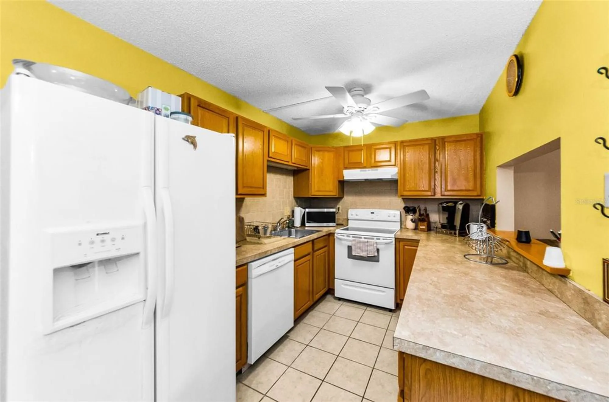 Property Slideshow image 7 of 31 | 2575 pine ridge way e1, Palm Harbor, FL, 34684
