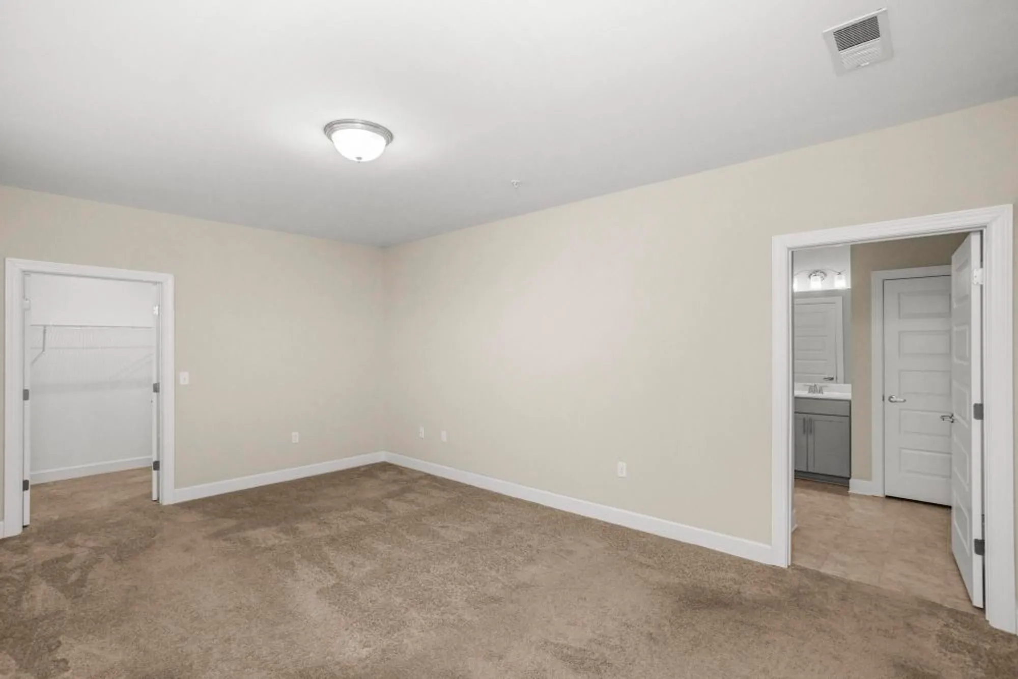 Property Slideshow image 18 of 60 | 141 saundersville rd apt 1402, Hendersonville, TN, 37075